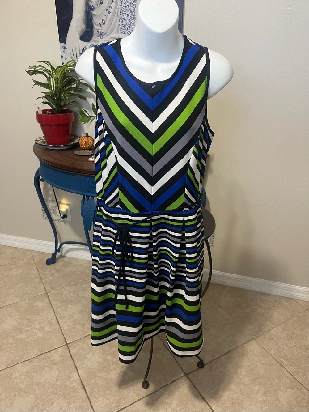 ILE New York ILE  Chevron Striped Dress - 10